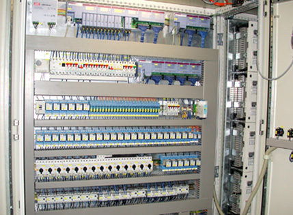 Schaltschrank mit CAN-Bus-Steuerung